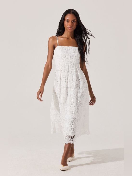 Astr Dresses & Skirts - ASTR The label Lace MIDI Dress